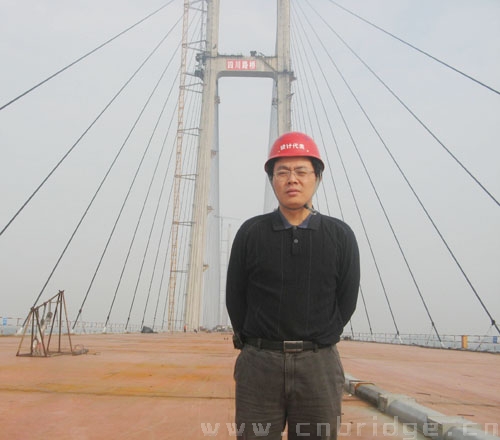荊岳長(zhǎng)江大橋設(shè)計(jì)代表、湖北省院高工丁望興