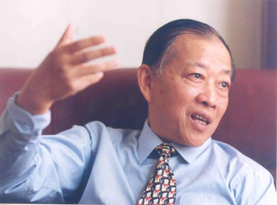 “一汽老廠長(zhǎng)耿紹杰就很有魄力，他說(shuō)