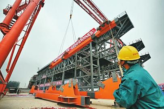 “濟南黃河公鐵兩用橋”拼裝施工現(xiàn)場