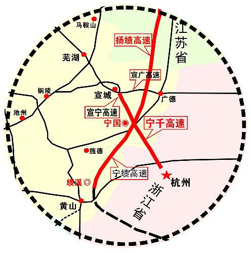 記者從省交通控股集團(tuán)了解到，近日隨著寧千高速路面01標(biāo)270米瀝青下面層試驗(yàn)段成功鋪筑，該項(xiàng)目進(jìn)入瀝青路面施工階段，為年內(nèi)通車打下堅(jiān)實(shí)基礎(chǔ)。