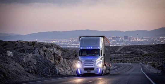 福萊納宣布為猶他州高速公路推出第一款自動(dòng)駕駛卡車
