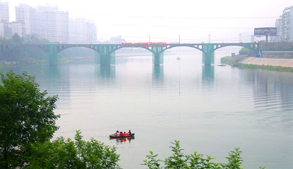 Bang！2888支雷管瞬間覆滅張家界250米大橋